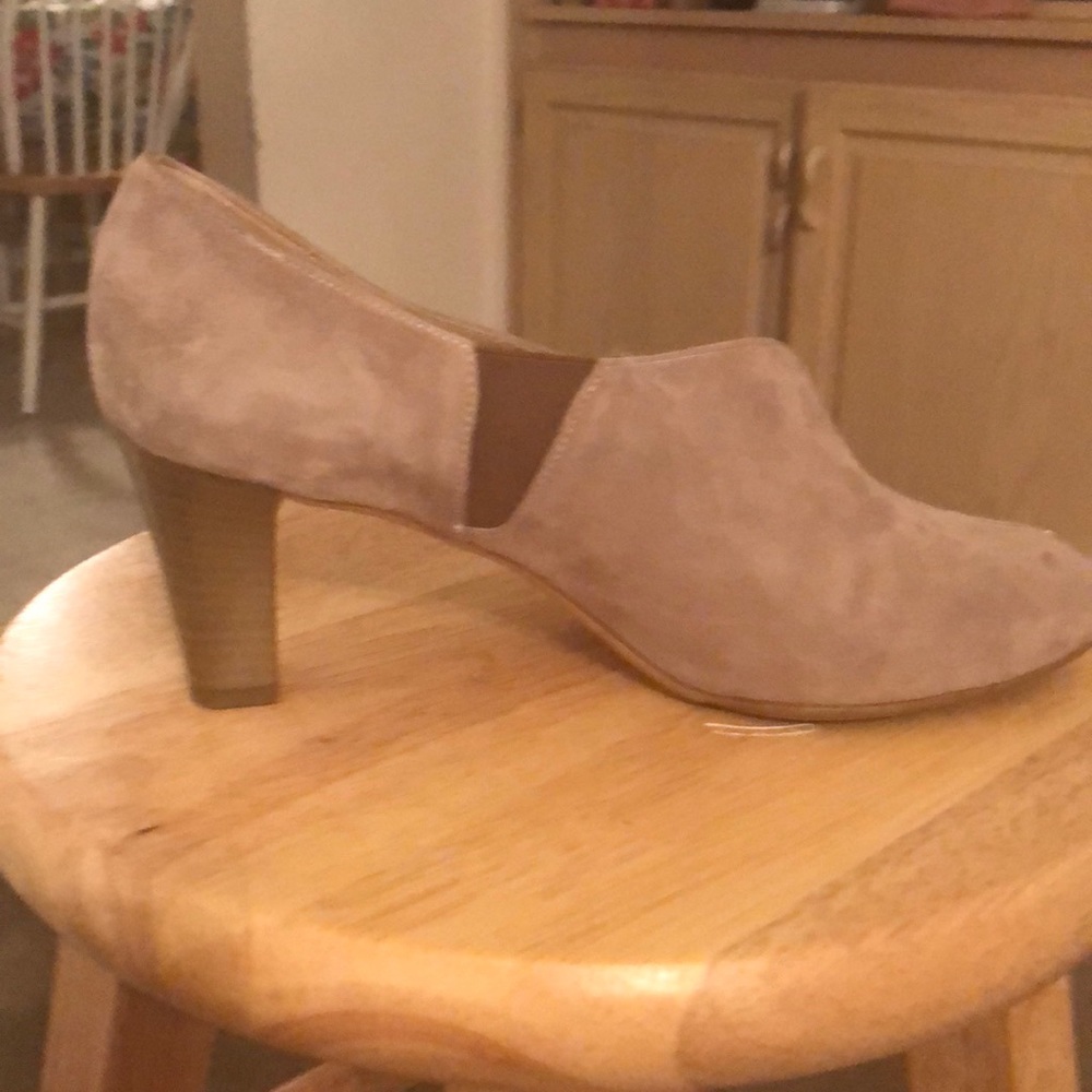 Heels - Picture 3 of 3